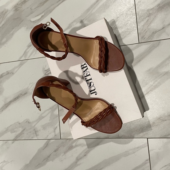 Lori Sandals- NEW never worn -8.5 (JustFab) - Picture 3 of 11